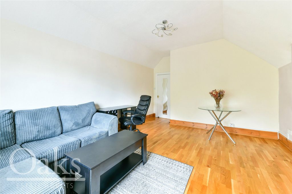 Property photo 3 of 9 Picture No. 11