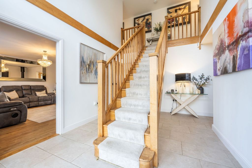 Property photo 3 of 30