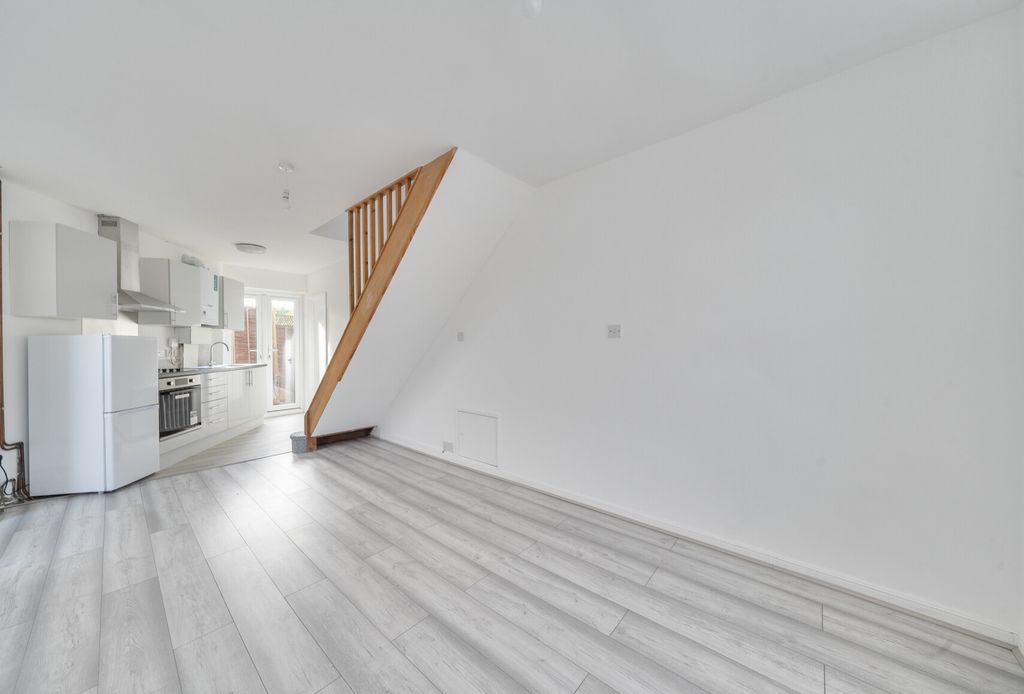 Property photo 3 of 22 1480464-14-6A3183...