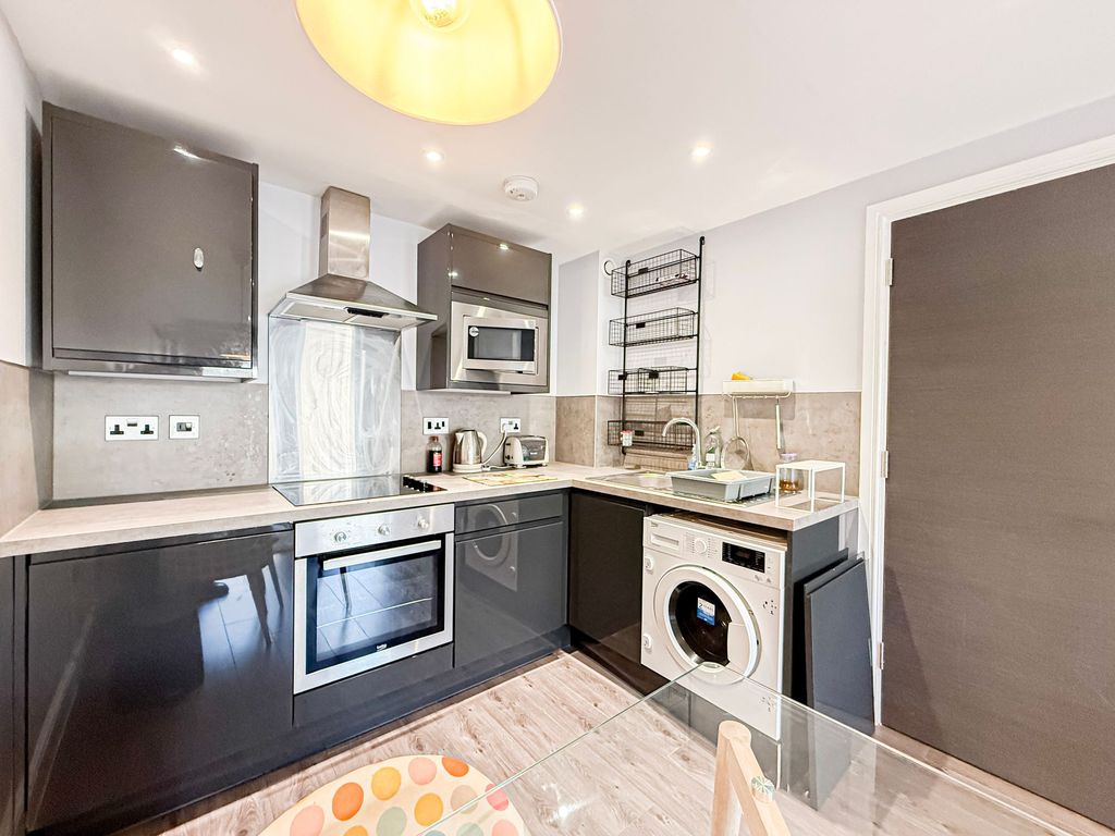 Property photo 2 of 8