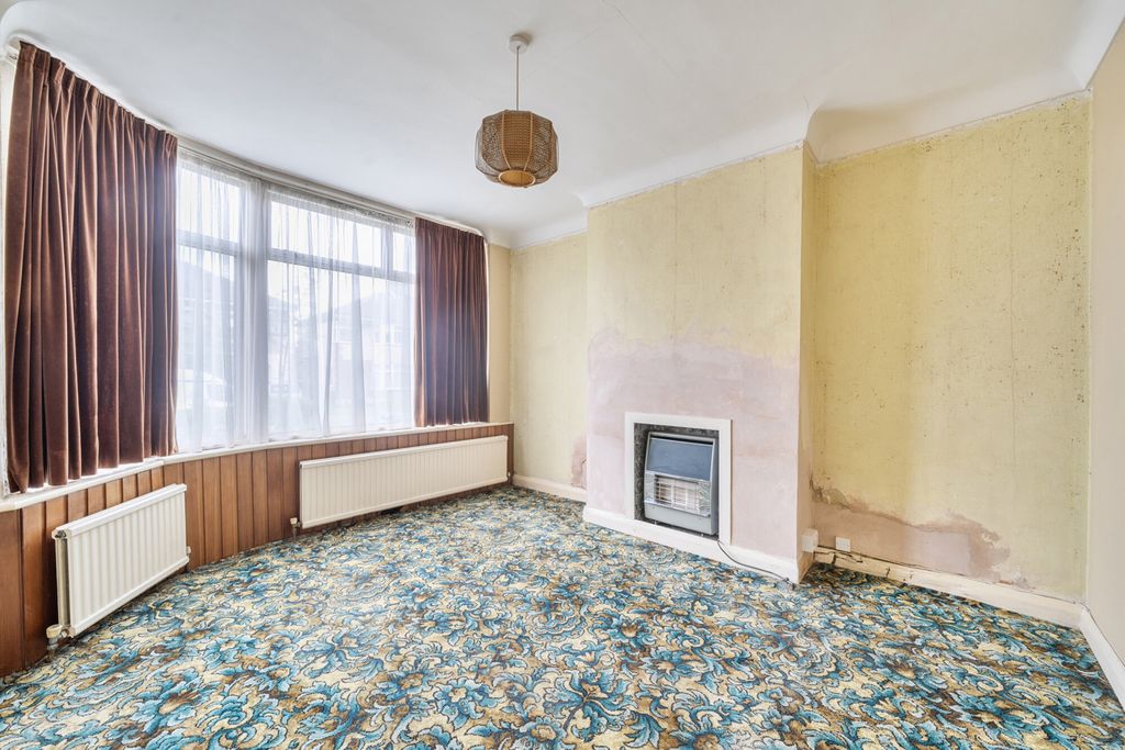 Property photo 2 of 19 1471252-9-6A22Ddd...