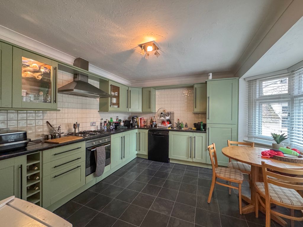 Property photo 3 of 7 02