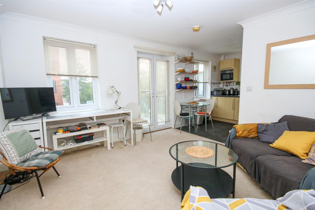 Property photo 2 of 10 Img_9996-2.Jpg