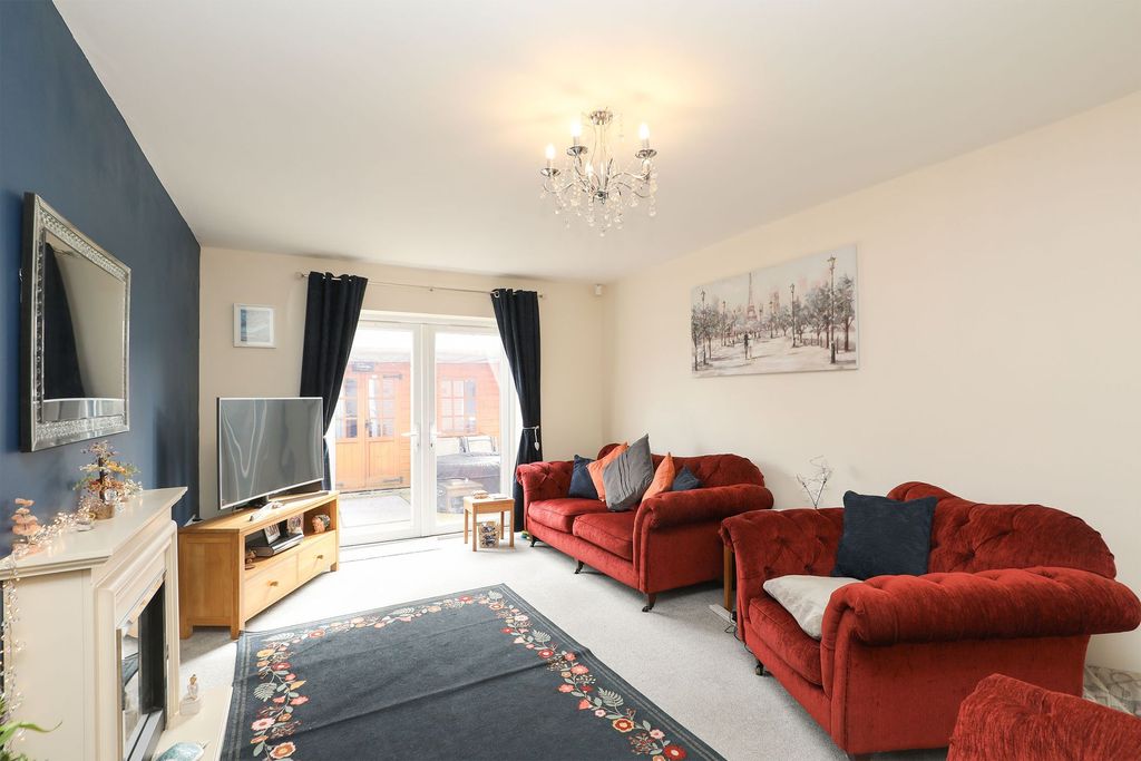 Property photo 3 of 26