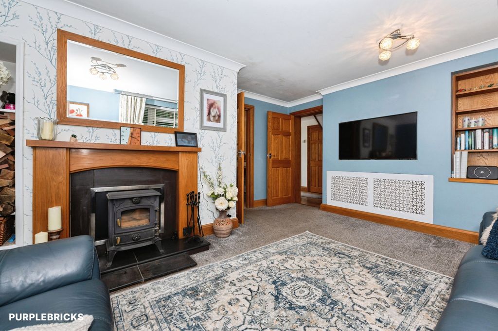Property photo 3 of 25