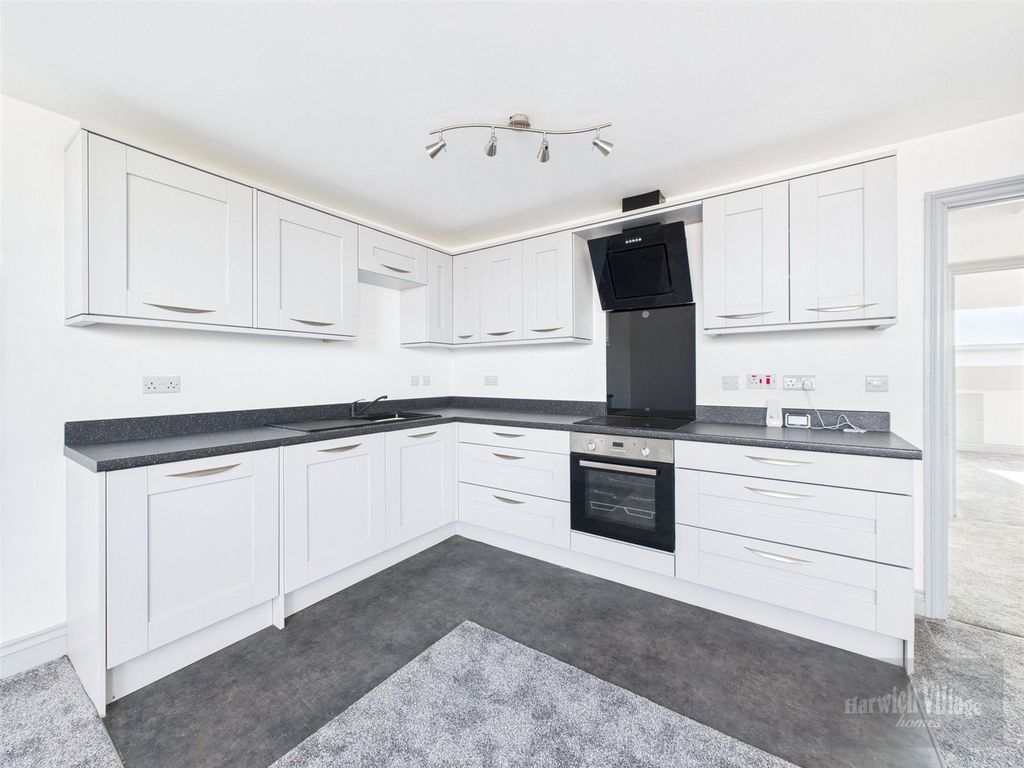 Property photo 3 of 13 Picture 3