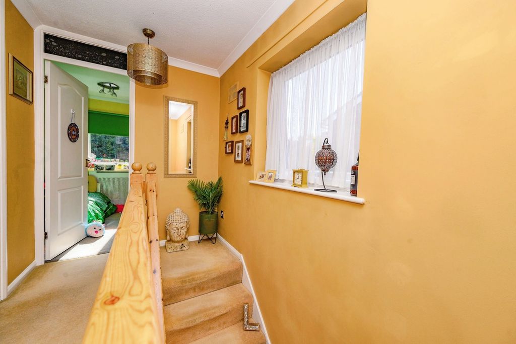 Property photo 3 of 17 Photo