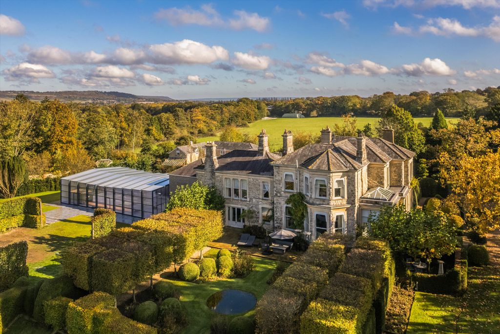 Property photo 3 of 32 Image