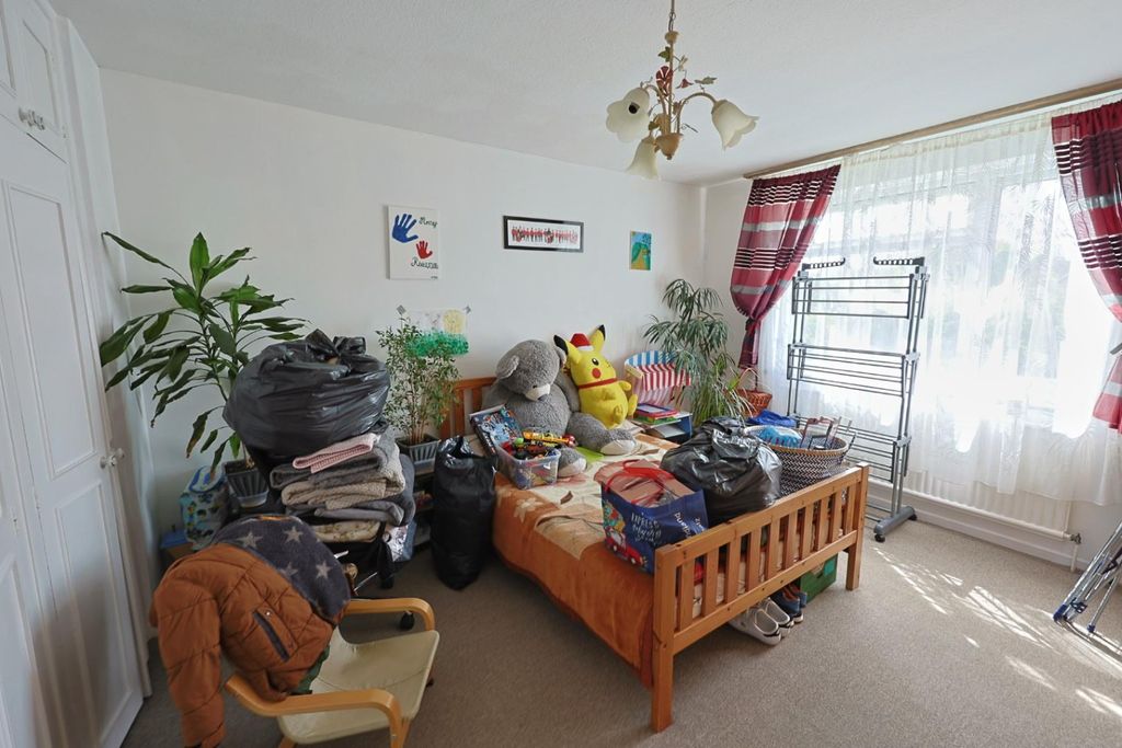 Property photo 3 of 7 4532282