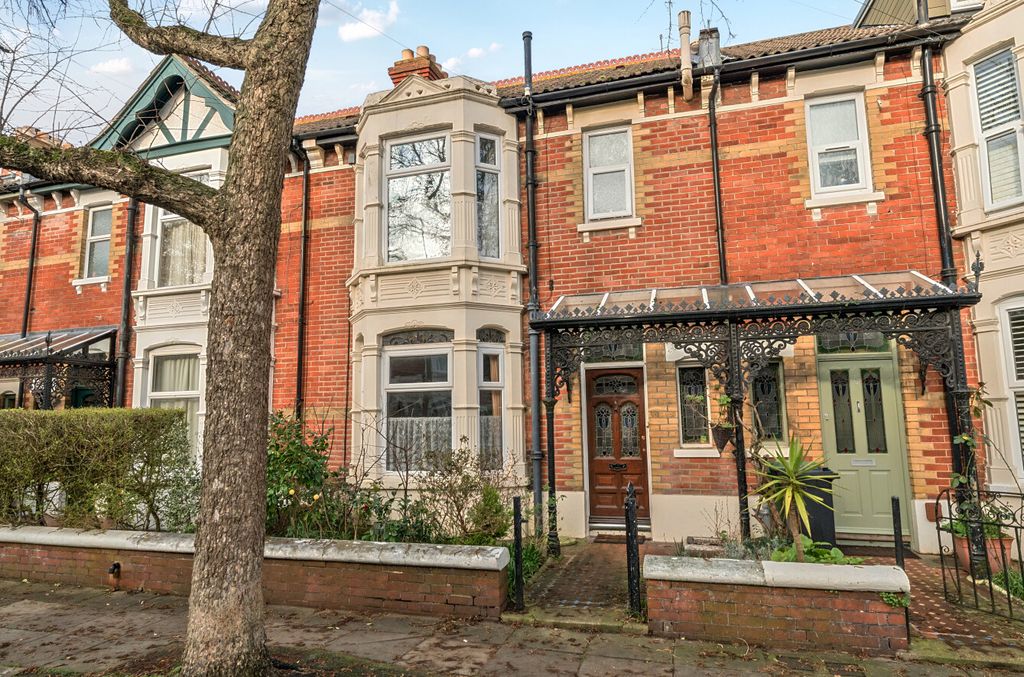 Property photo 1 of 13 1418001-5-699d77c...