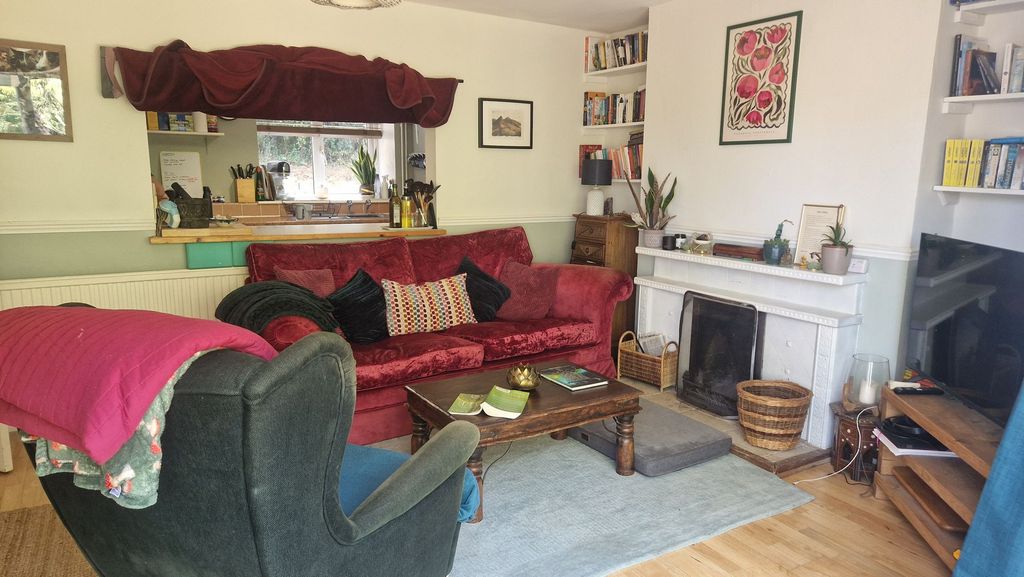 Property photo 2 of 11
