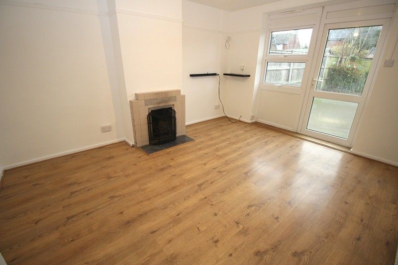 Property photo 2 of 11 Lounge