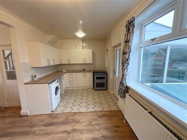 Property photo 3 of 21 Kitchen/Diner