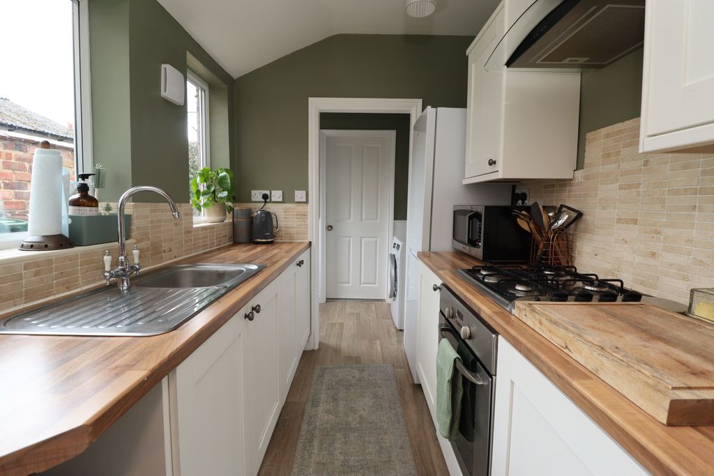 Property photo 2 of 16