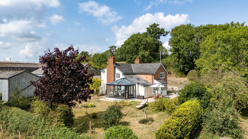 Property photo 2 of 21 Image