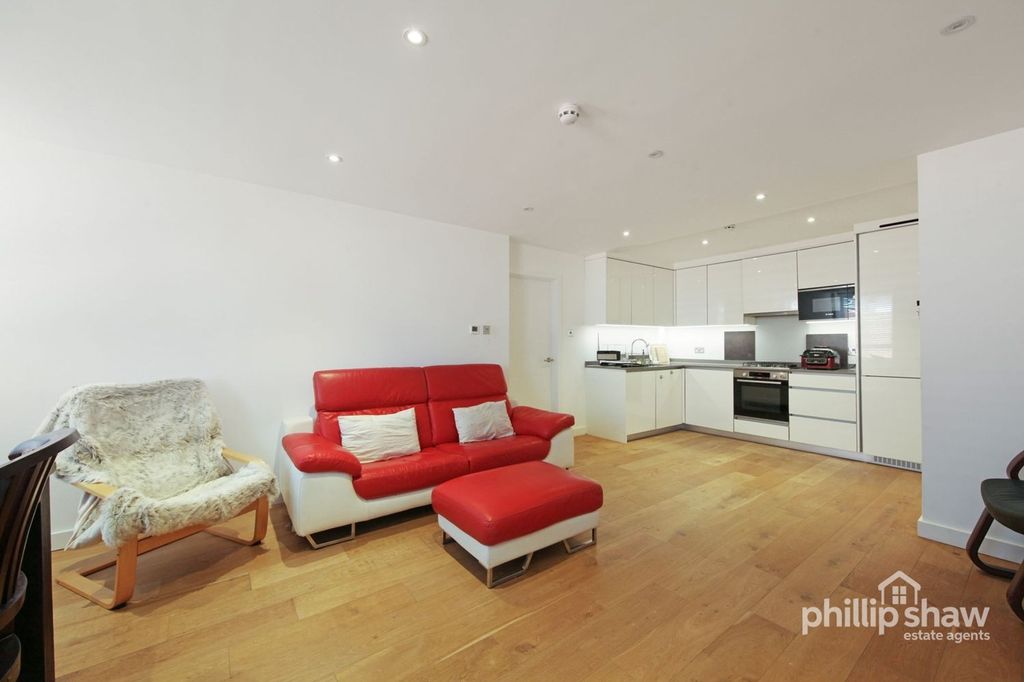 Property photo 3 of 8