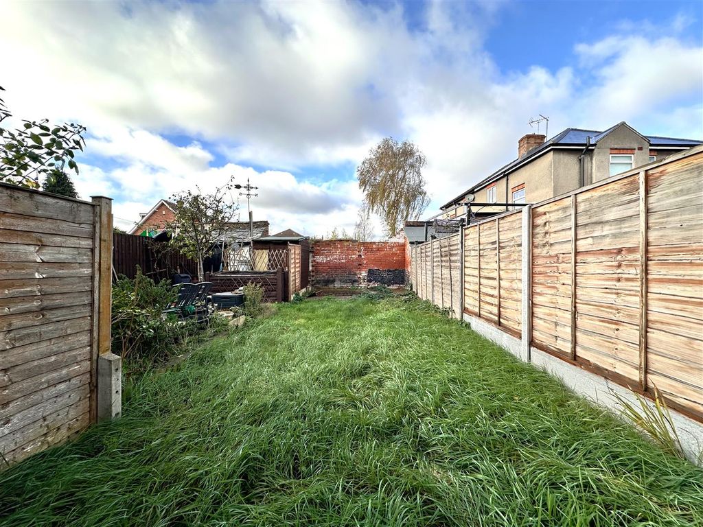 Property photo 3 of 13 Rear Garden 567