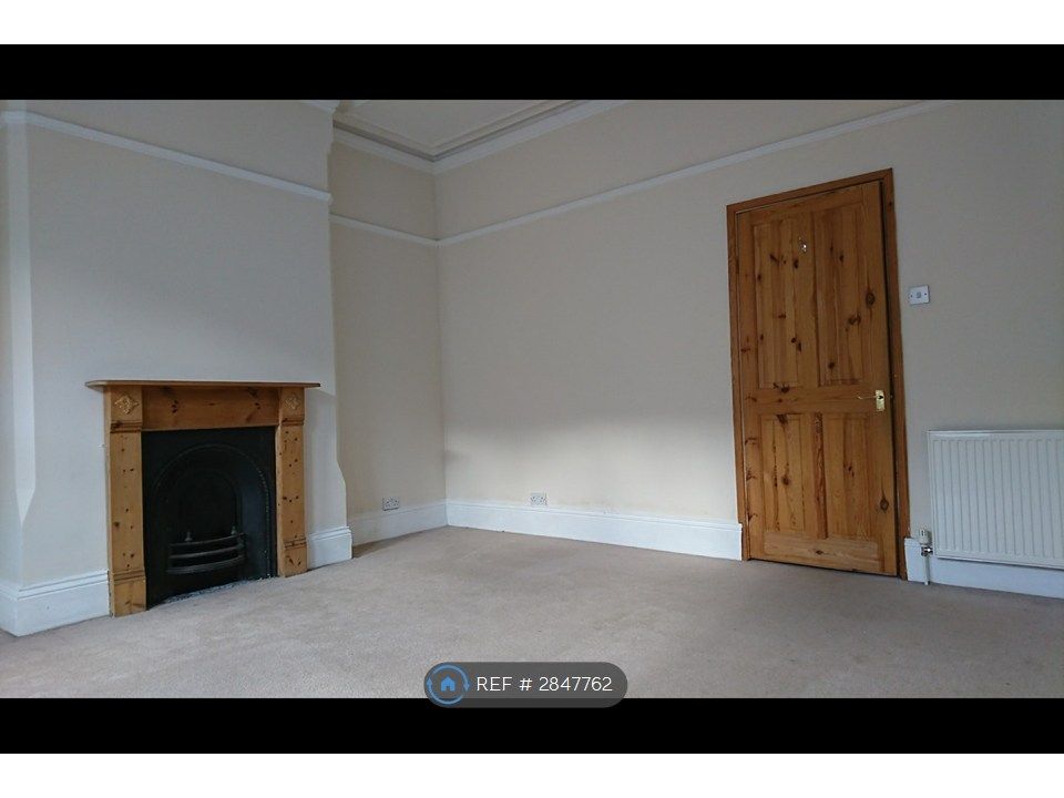 Property photo 2 of 10 Bedroom 1