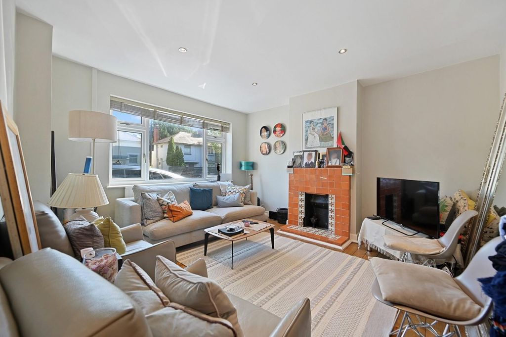 Property photo 1 of 7