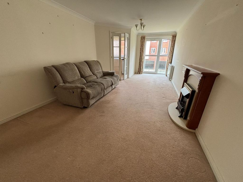 Property photo 2 of 9 Living Room