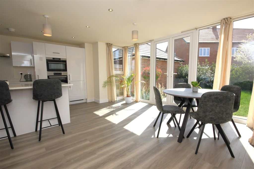 Property photo 3 of 30 Img_8165.Jpg