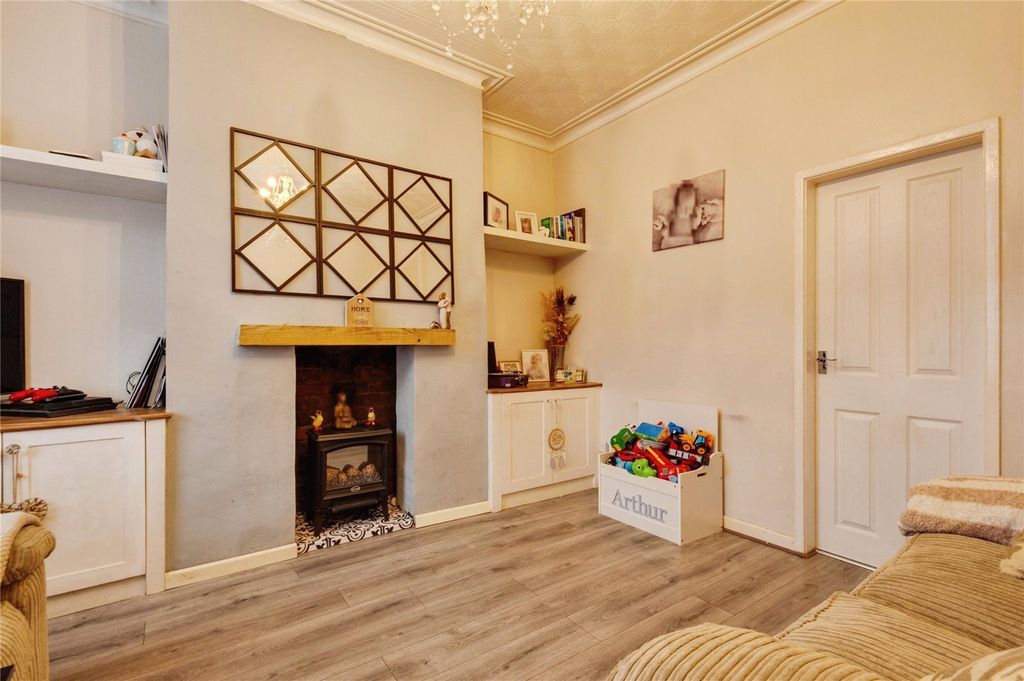 Property photo 2 of 20 Picture No. 11