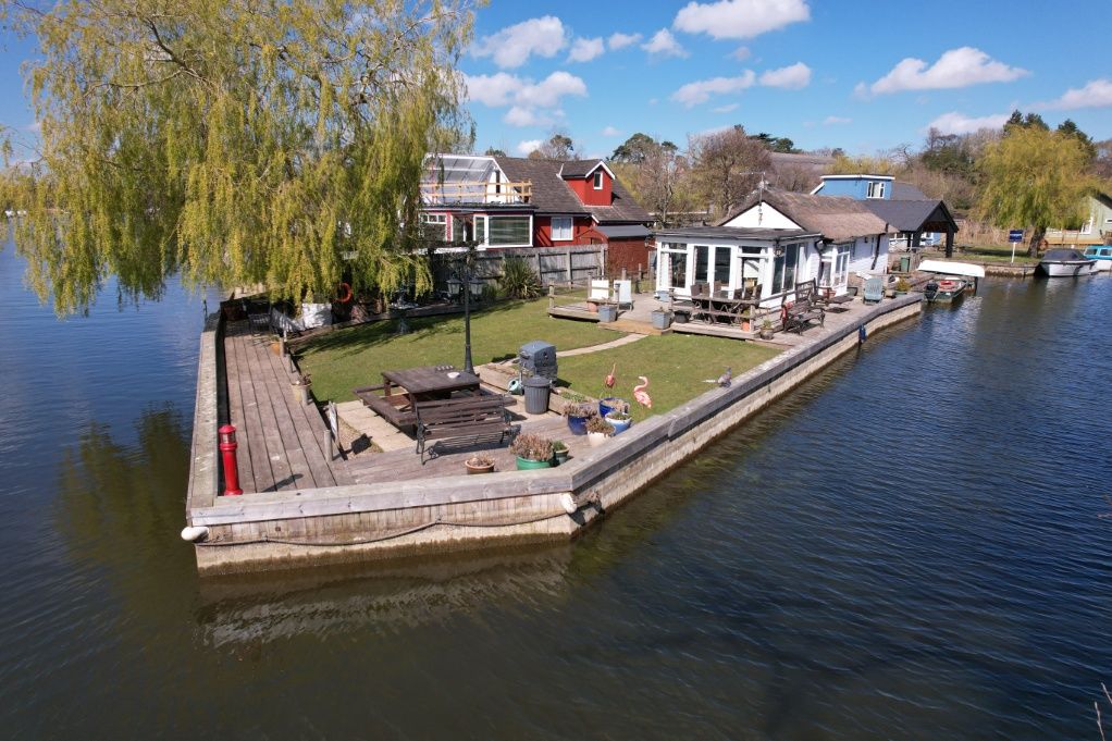 Property photo 1 of 24