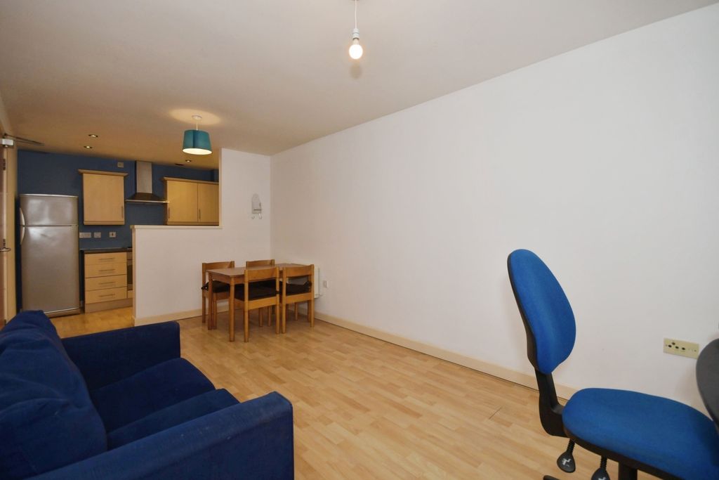 Property photo 2 of 12 Lounge