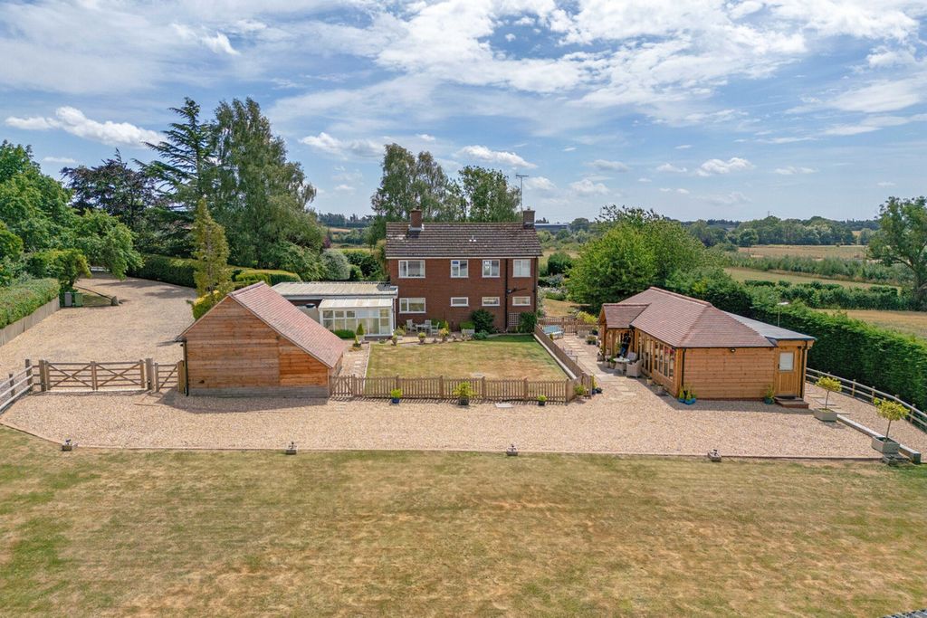 Property photo 1 of 32