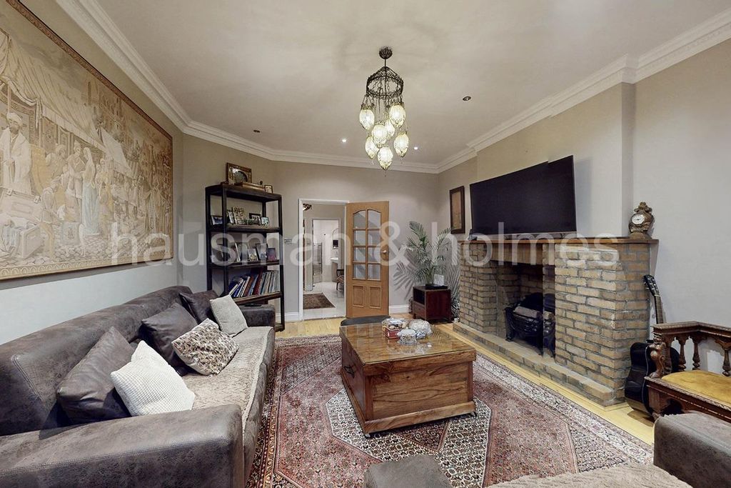 Property photo 2 of 20 W04.Jpg