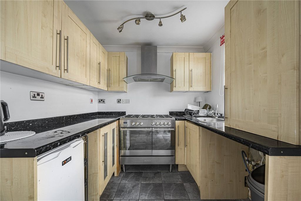 Property photo 3 of 20 Kitchen