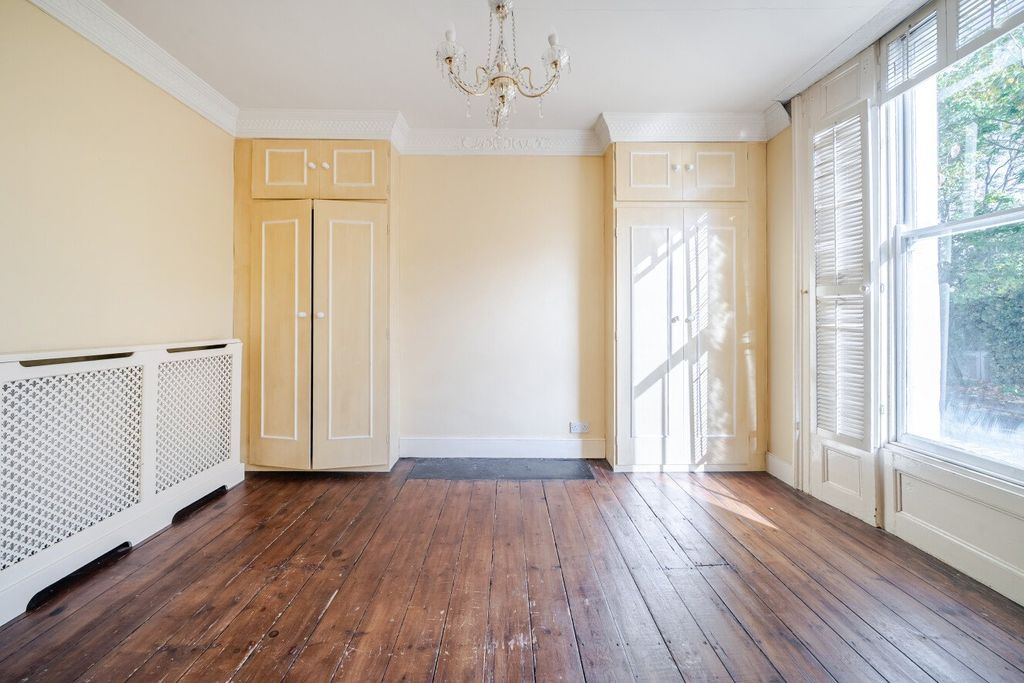 Property photo 3 of 19 Picture No. 06