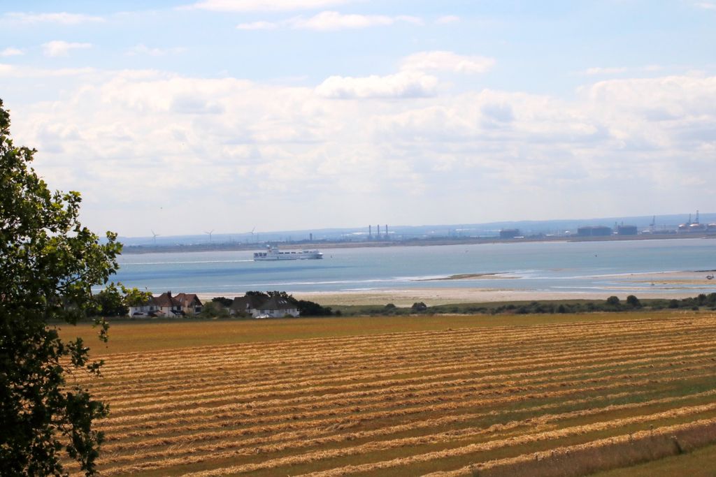 Property photo 2 of 15 4135885