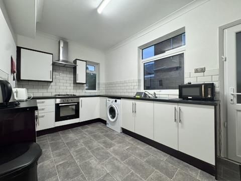 Property photo 2 of 33