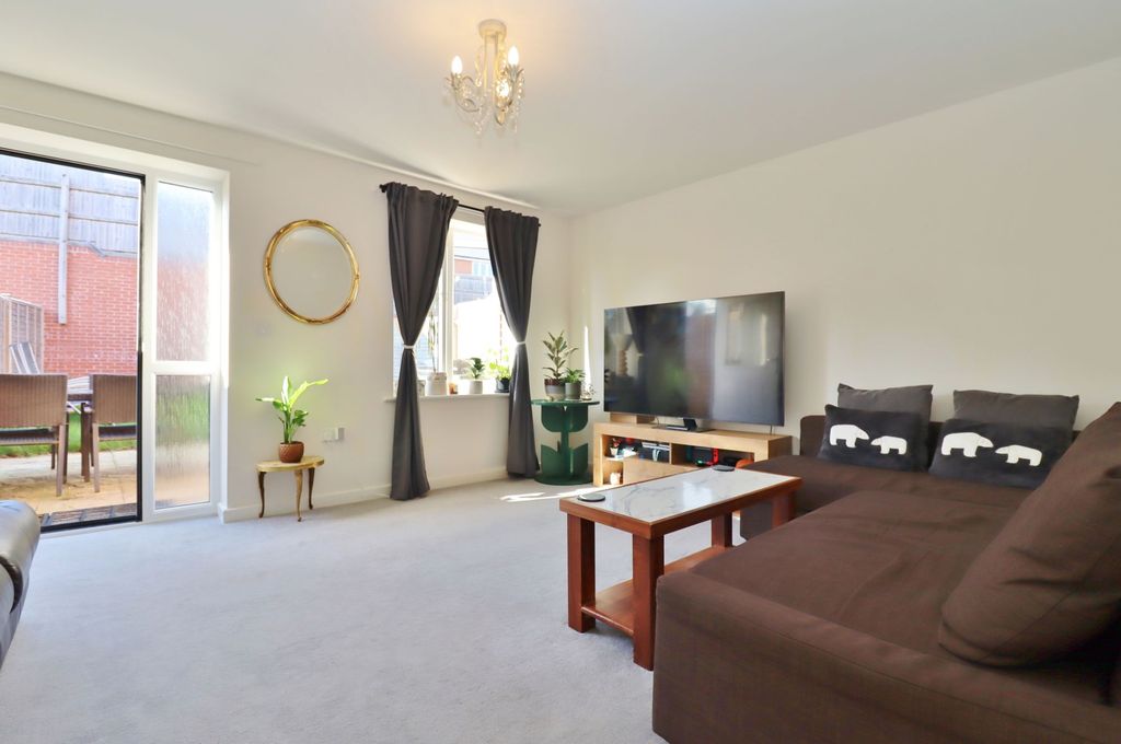 Property photo 2 of 11