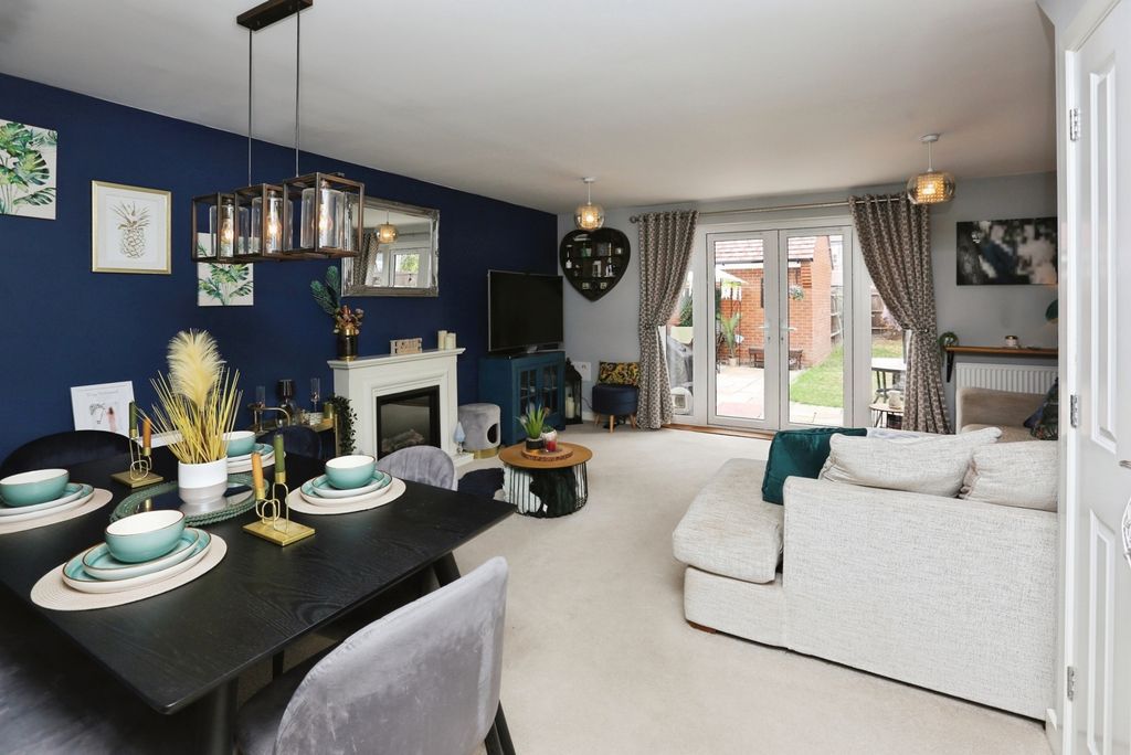 Property photo 2 of 17 Pbox-Img.Jpg
