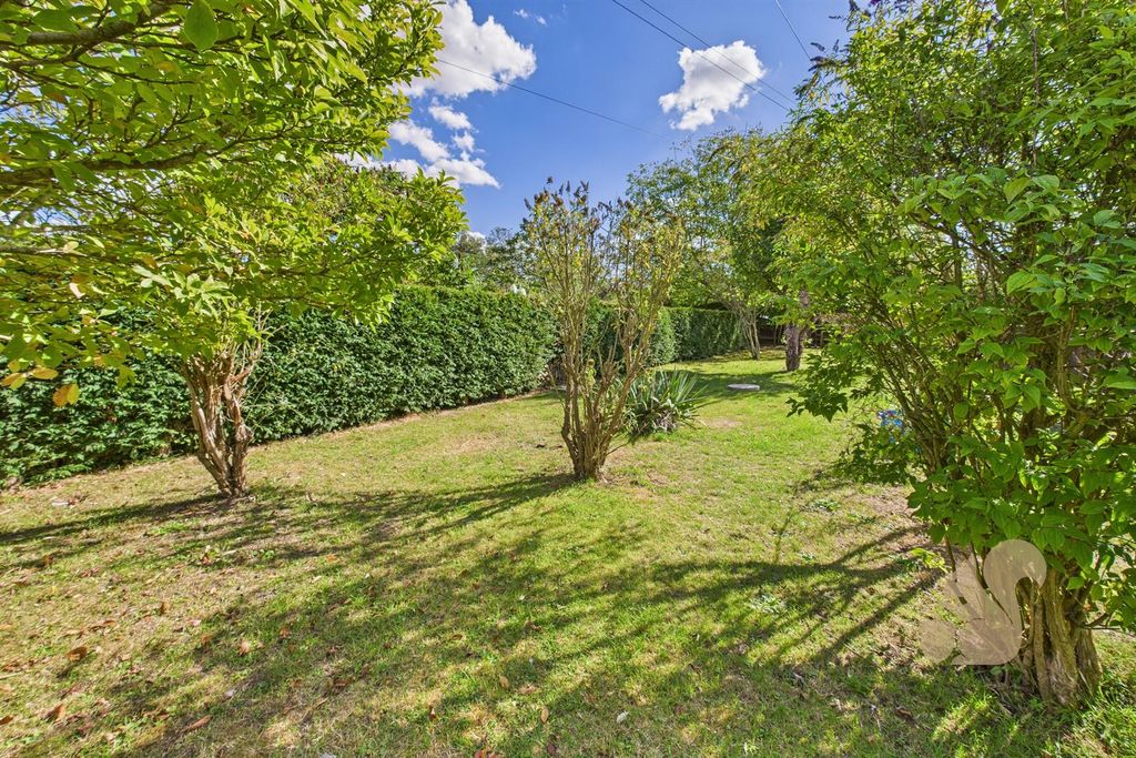 Property photo 2 of 27 Garden