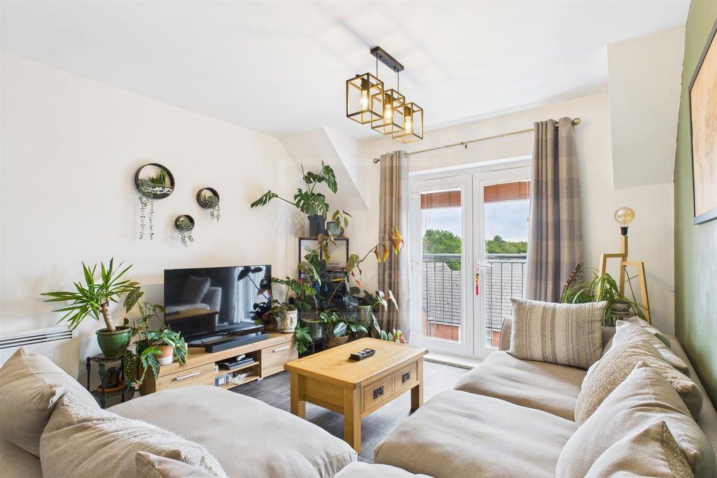 Property photo 3 of 15 Living