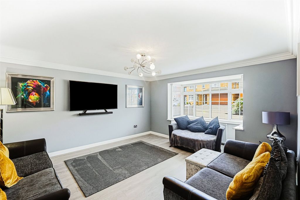Property photo 2 of 35 Picture No. 04
