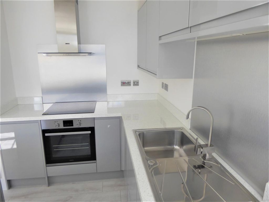 Property photo 3 of 14 9 St James Housekitchen1.Jpeg.Jpg