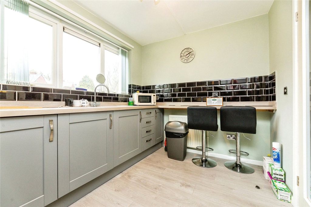 Property photo 2 of 15 Picture No. 10