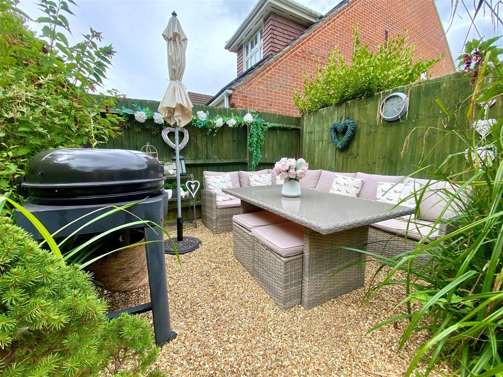 Property photo 3 of 8 Garden 2.Jpg