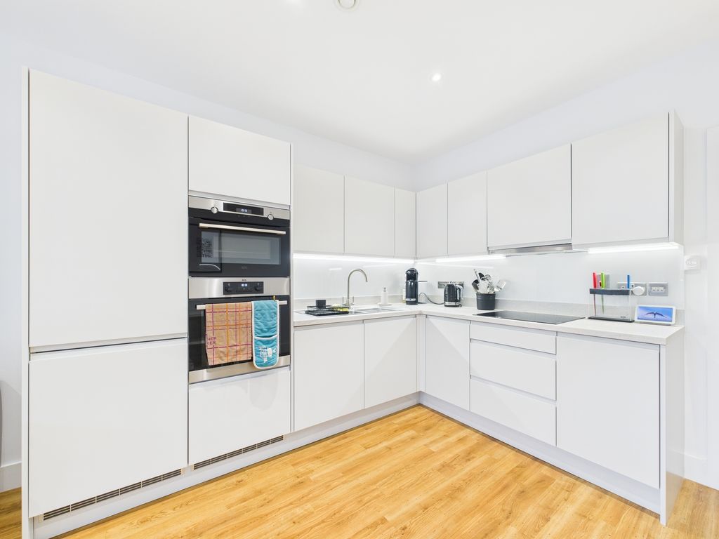 Property photo 2 of 10 Kitchen