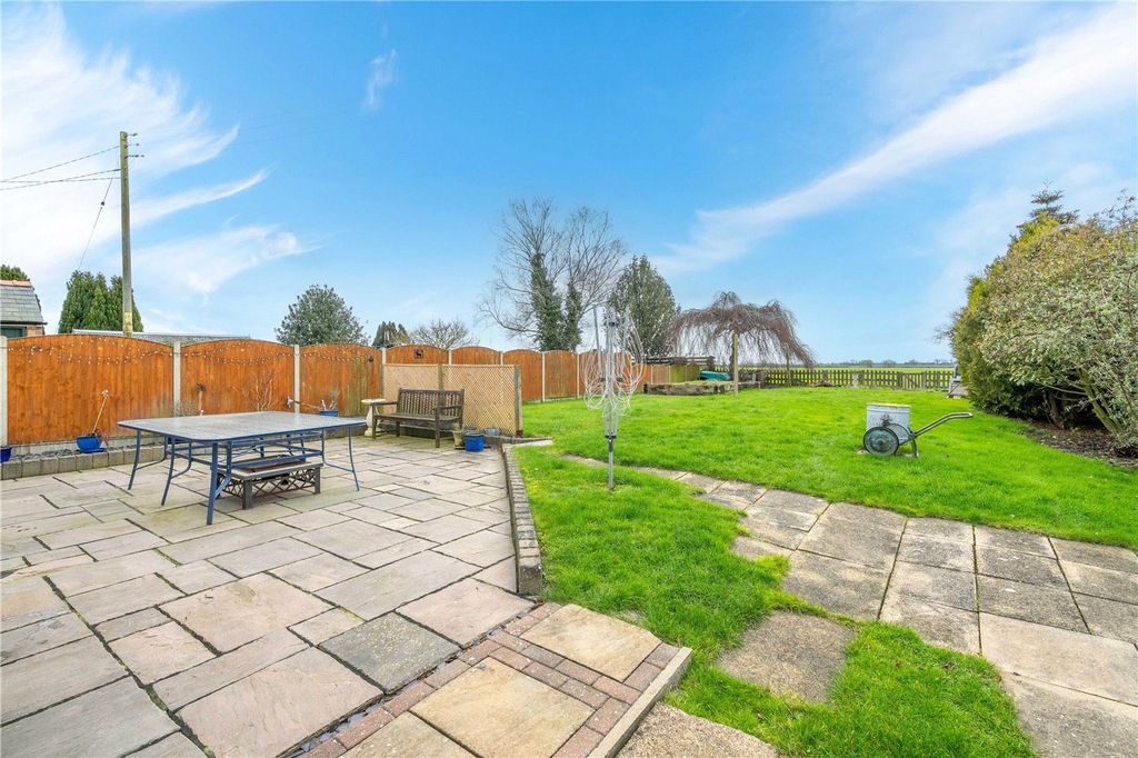 Property photo 3 of 16 Picture No. 02