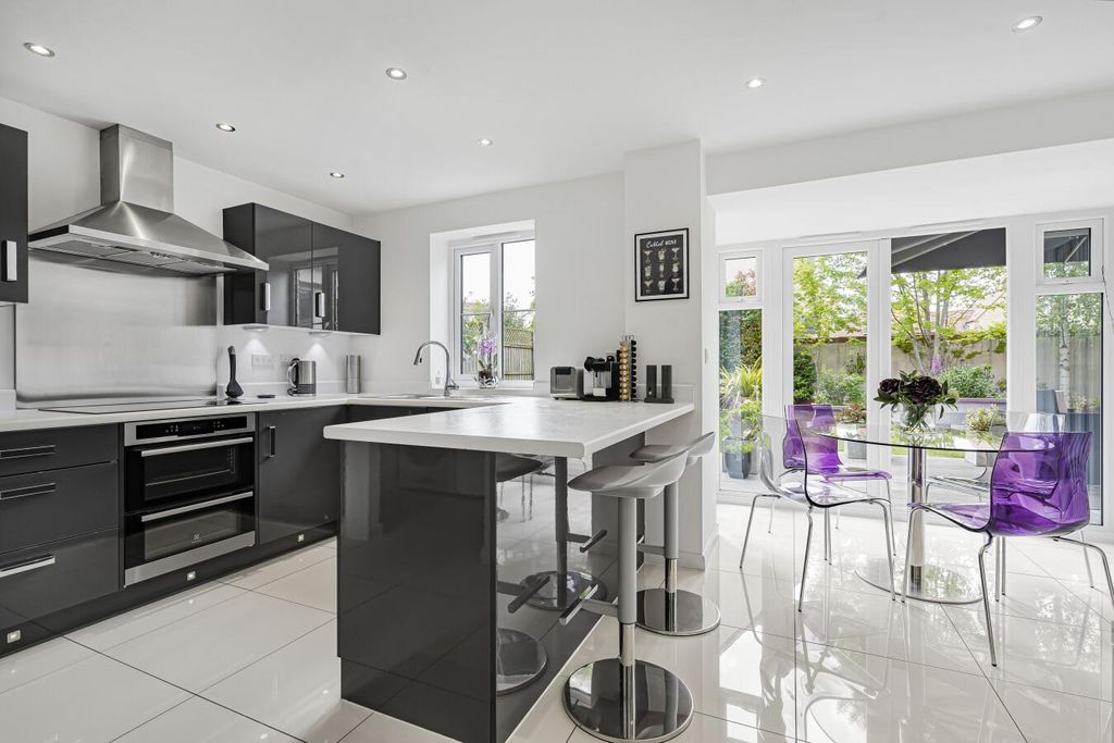 Property photo 2 of 33 3955557_Preview.Jpg