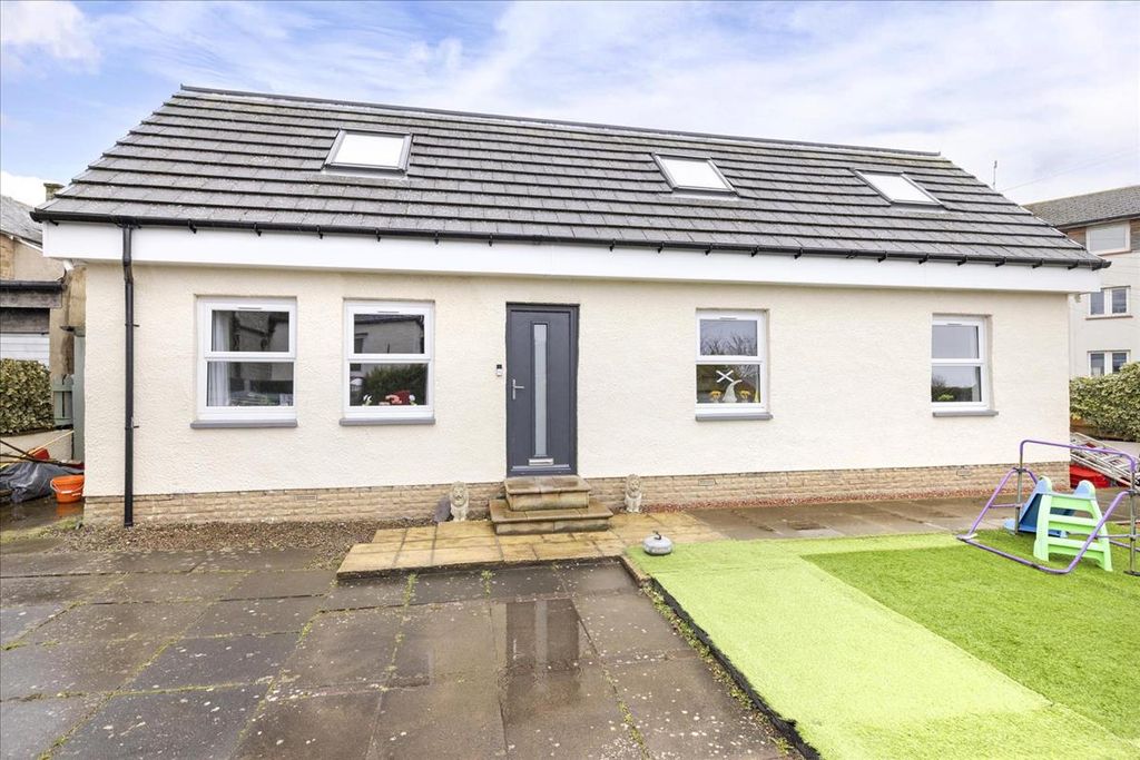 Property photo 1 of 33