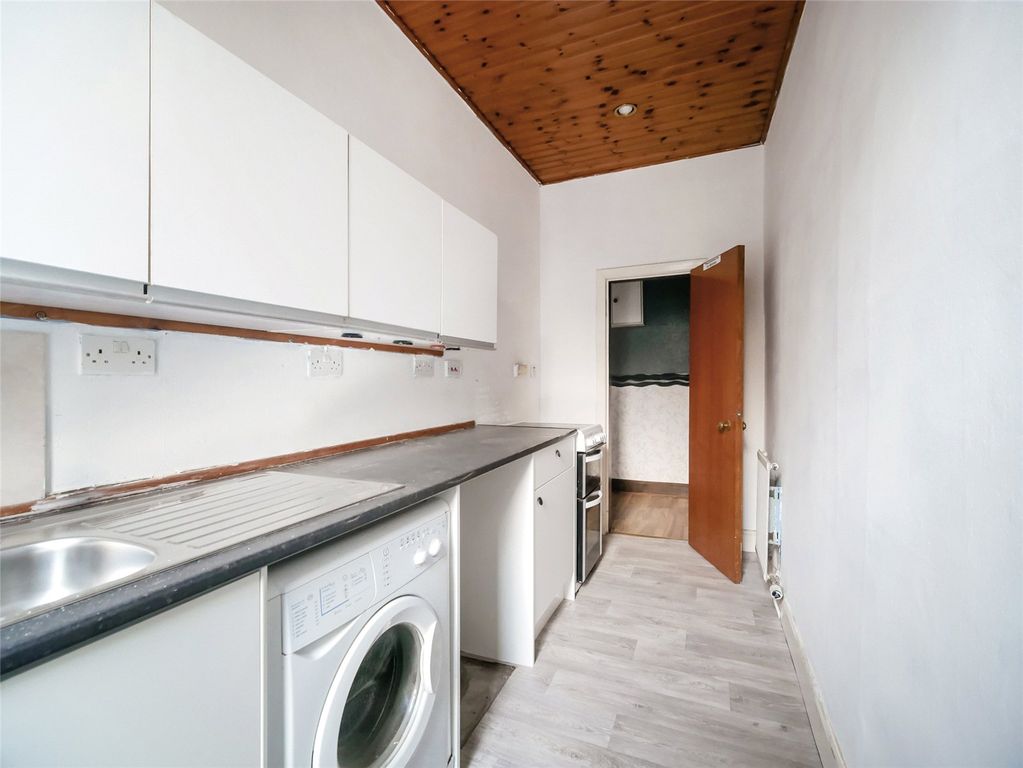 Property photo 3 of 12 Picture No. 10