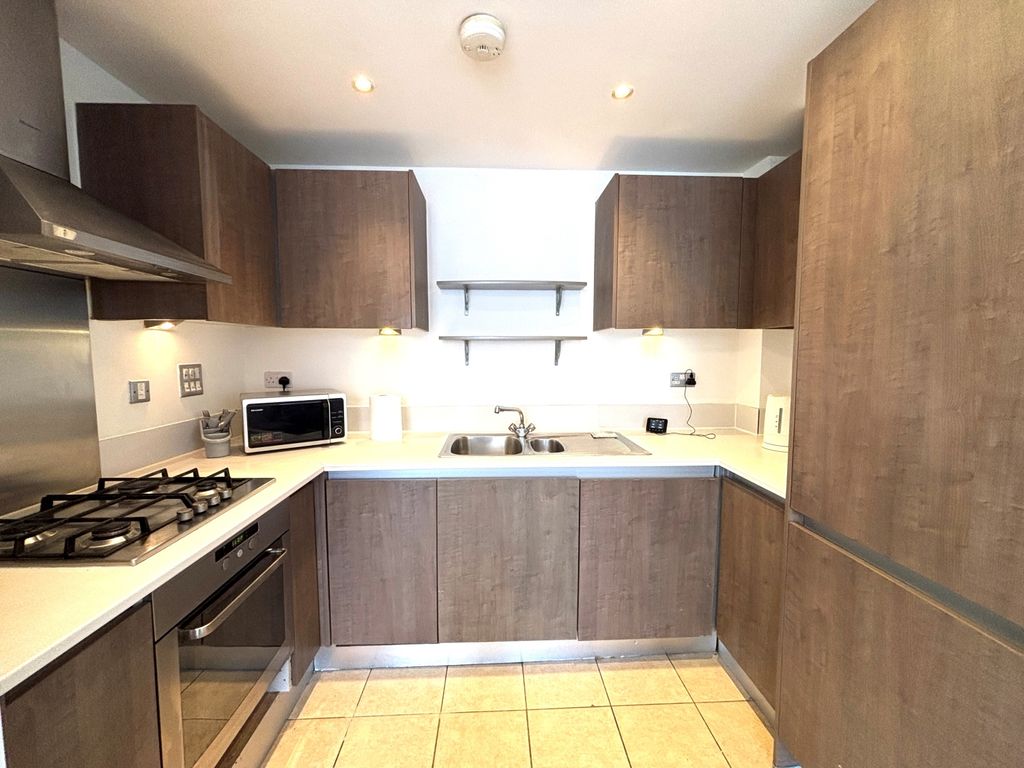 Property photo 3 of 7 Kitchen