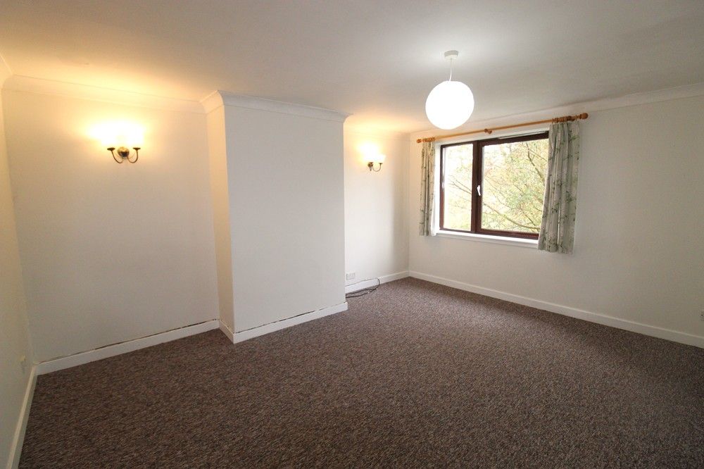 Property photo 1 of 6 Lounge