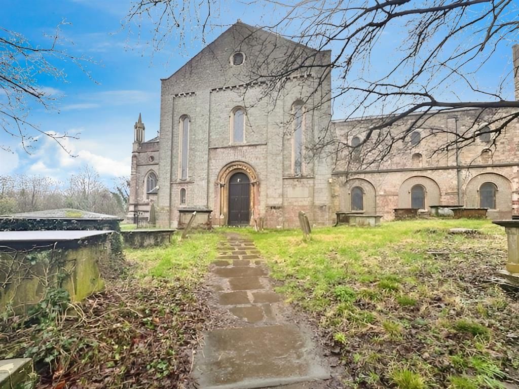 Property photo 2 of 12 Image